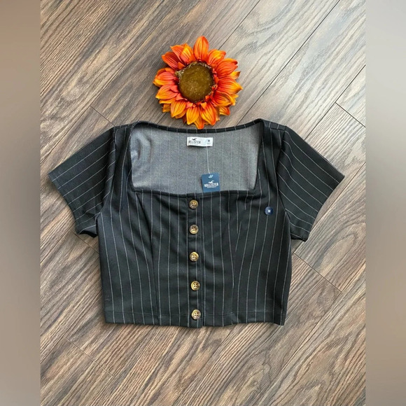 🦋B2G1🦋HOLLISTER Square Neck Button Front Striped Crop Top | MEDIUM | - Picture 1 of 9